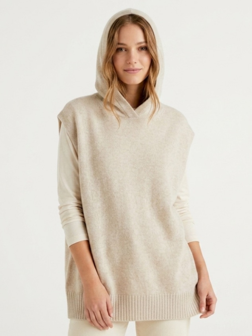 Lisa Yang luxury 100% cashmere size 0  Hooded Sleeveless Sweater Vest in Cream